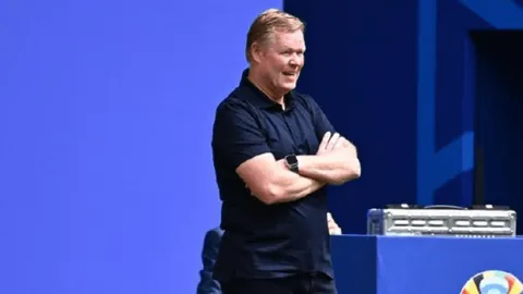 张帅与伙伴携手晋级迪拜女双四强